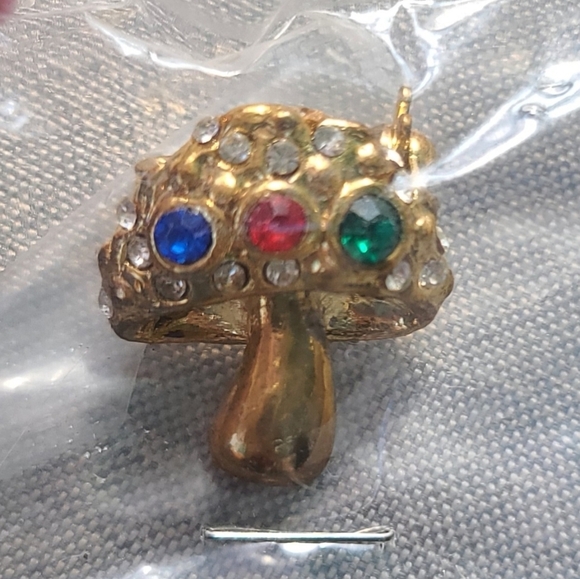 Small Jeweled Mushroom Pin - Picture 1 of 2